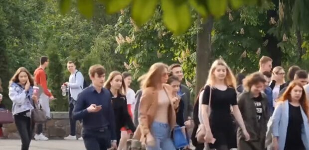 Праздники в Украине. Фото: скриншот YouTube