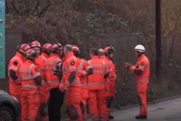 Пожар на заводе в Британии: спасатели подняты по тревоге. Фото: скриншот YouTube-видео