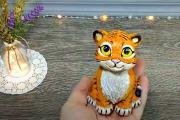 Статуэтка тигра. Фото: скриншот Youtube-видео