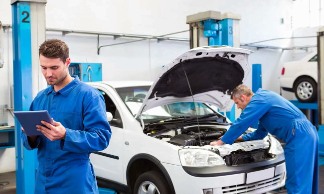 В МВС розповіли, хто з водіїв повинен провести техогляд. Фото: YouTube