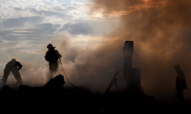 Тушение пожара. Фото: ГСЧС Украины