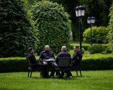 Зеленський на нараді щодо перемовин із представниками Трампа та ЄС