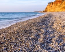 Бархатный сезон ничего не изменит: в сети показали "переполненные" пляжи в Крыму,будет голодный год