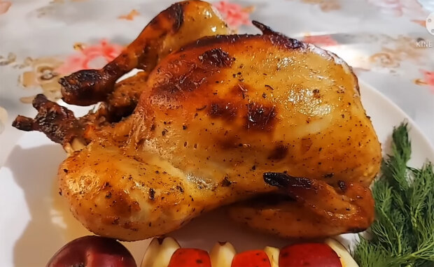 Курица, запеченная с медом и горчицей целиком, в духовке: рецепт с фото