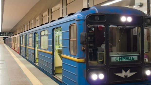 Столичное метро меняет правила: «облегчить душу» разрешат на платформе