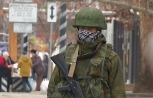 Оккупанты в Крыму. Фото: скрин youtube