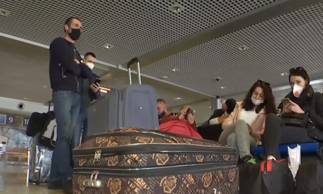 Заробитчанам закрыт въезд в популярную страну. Фото: скриншот YouTube