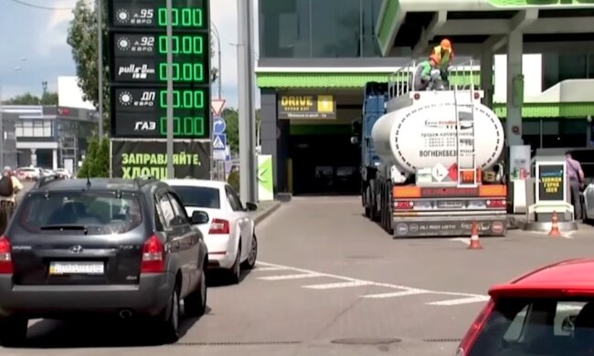АЗС. Фото: YouTube, скрін