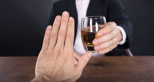 Отказ от алкоголя может быть опасным для здоровья: ученые назвали причину