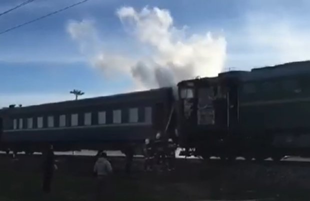 Загорелся пассажирский поезд