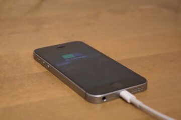 Смартфон. Фото: YouTube