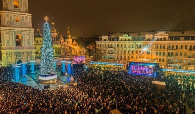 Новогодняя елка на Софиевской площади. Фото: nashkiev.uа
