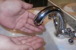 Воду не включат до утра: жителей Киева поставили перед фактом, кому не повезло