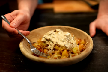 Які продукти категорично не можна їсти на ніч. Фото: YouTube