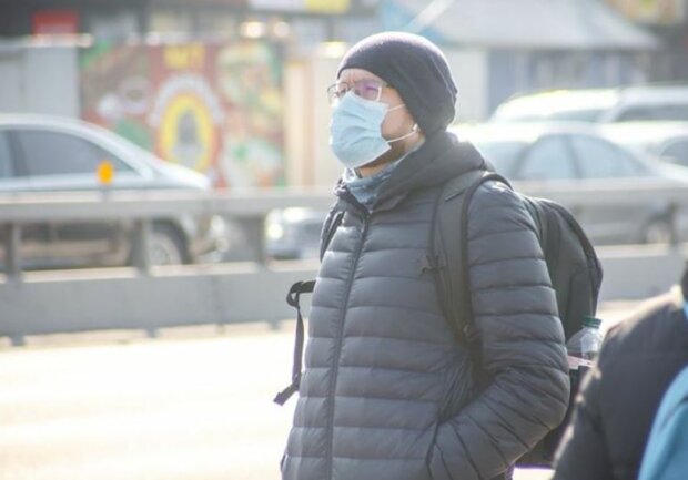 Киев не отпускает, "красная" зона все ближе: слишком рано сняли маски