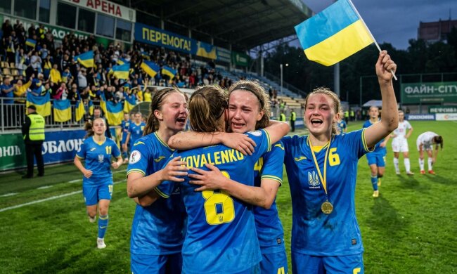 дівоча збірна України футбол перемога пенальті стадіон радість