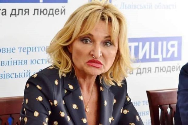 Накануне отставки мужа: Ирина Луценко купила платье как у Тины Кароль. Стоит баснословных денег