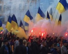 Главное 14 октября: в центре Киева зажгли фаеры, из «ДНР» массово выезжают в Украину, погода будет меняться, субсидии по-новому