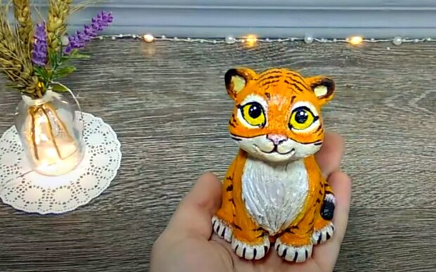 Статуетка тигра. Фото: скріншот Youtube-відео