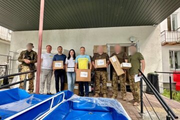 БФ молодіжної ініціативи "Надія" і фонд Миколи Томенка "Рідна країна" передали медичний вантаж Національній гвардії України