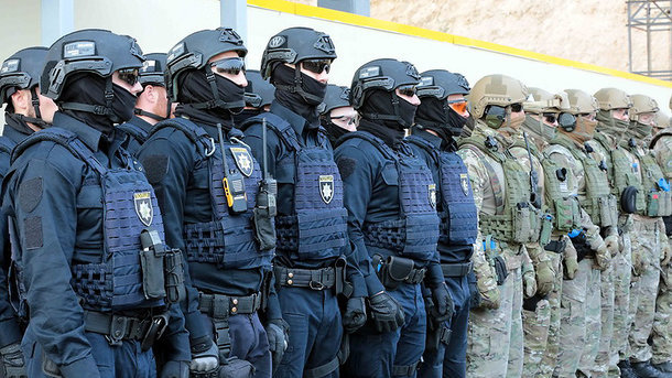 Аваков взял Украину под контроль: 39 тысяч вооруженных полицейских уже заняли позиции