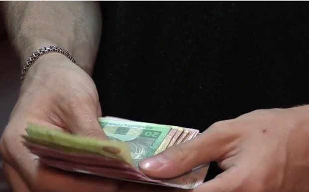 В Минсоцполитики пообещали повысить пенсии украинцам. Фото: скриншот YouTube