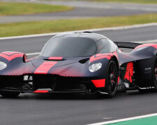 "Aston Martin Valkyrie". Фото: autoexpress.co.uk