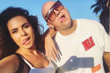 Настя Каменских в спортивных штанах прогулялась с Потапом по Праге