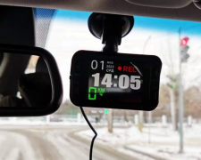 Водіїв попередили про штрафи за використання відеореєстратора. Фото: YouTube
