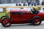 Столетний суперкар Fiat показал, на что способен на гоночной трассе. Видео
