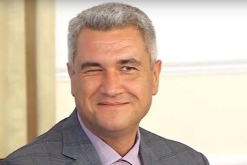 Депутат криптомільйонер Анатолій Урбанський порадував дружиною машиною за 200 тисяч доларів