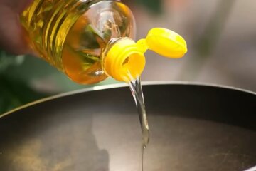 Подсолнечное масло. Фото: YouTube