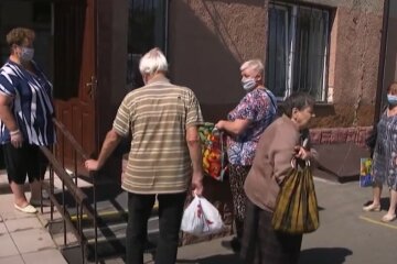 Пенсия или зарплата: перед работающими пенсионерами может встать очень непростой выбор