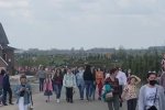 Какой такой карантин? Сотни украинцев ринулись в "Добропарк" под Киевом – о масках никто и не думал даже