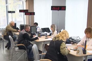 Люди. Фото: YouTube, скрин