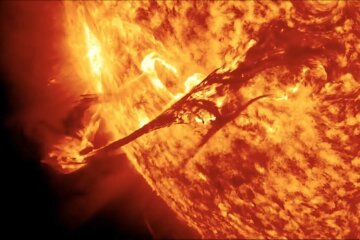 В ноябре будет мощно штормить: календарь магнитных бурь по Украине