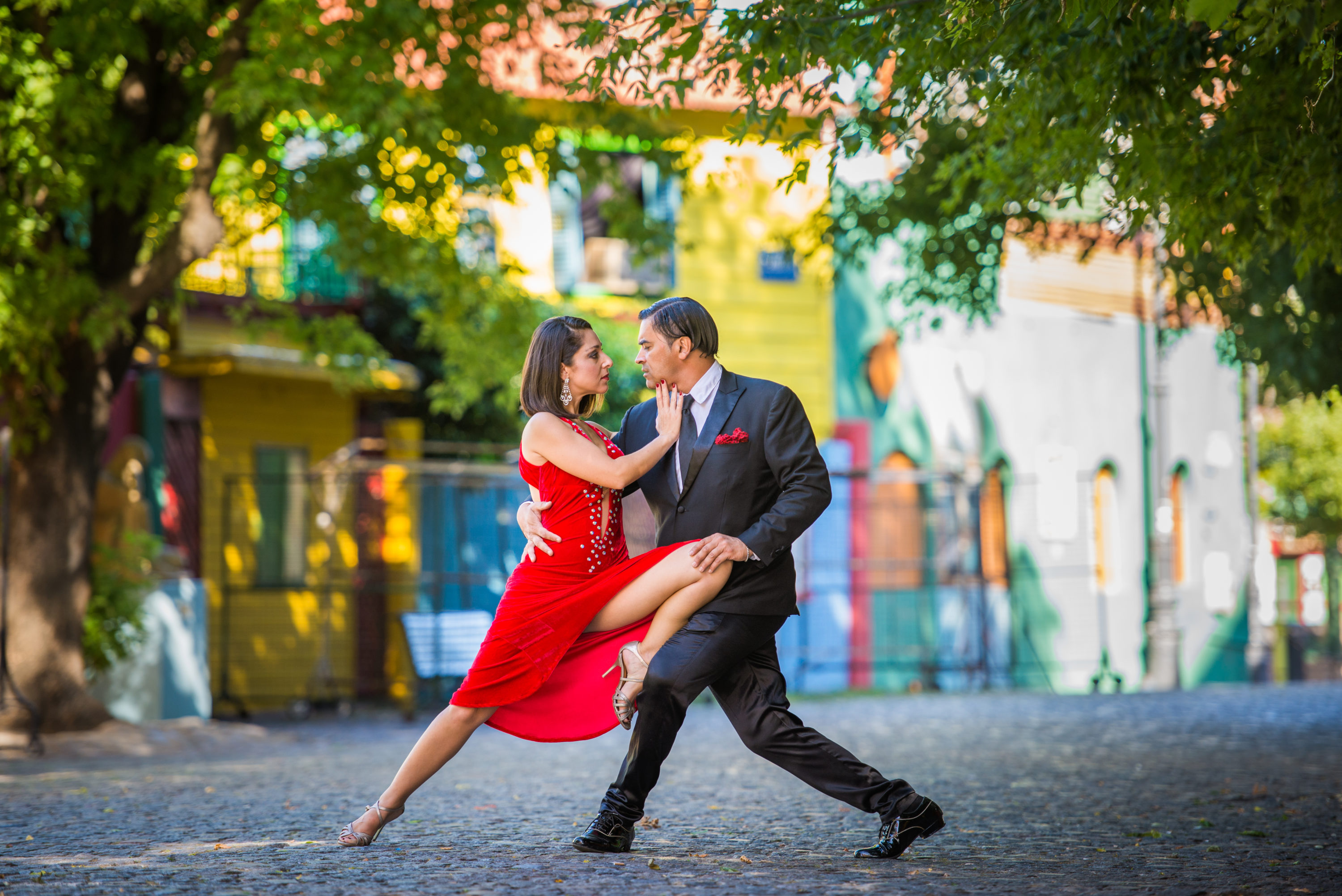 Romance dance. Танго Буэнос Айрес милонги. Буэнос-Айрес Аргентина танго. Argentine Tango аргентинцы. Аргентинское танго на улице Буэнос-Айреса.