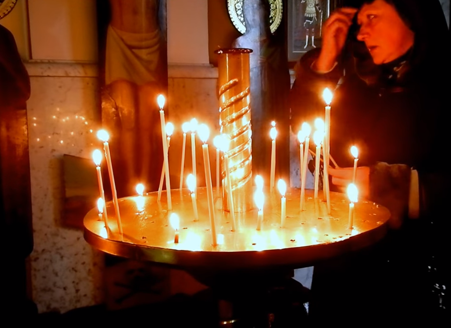 Футаж свечи в церквях