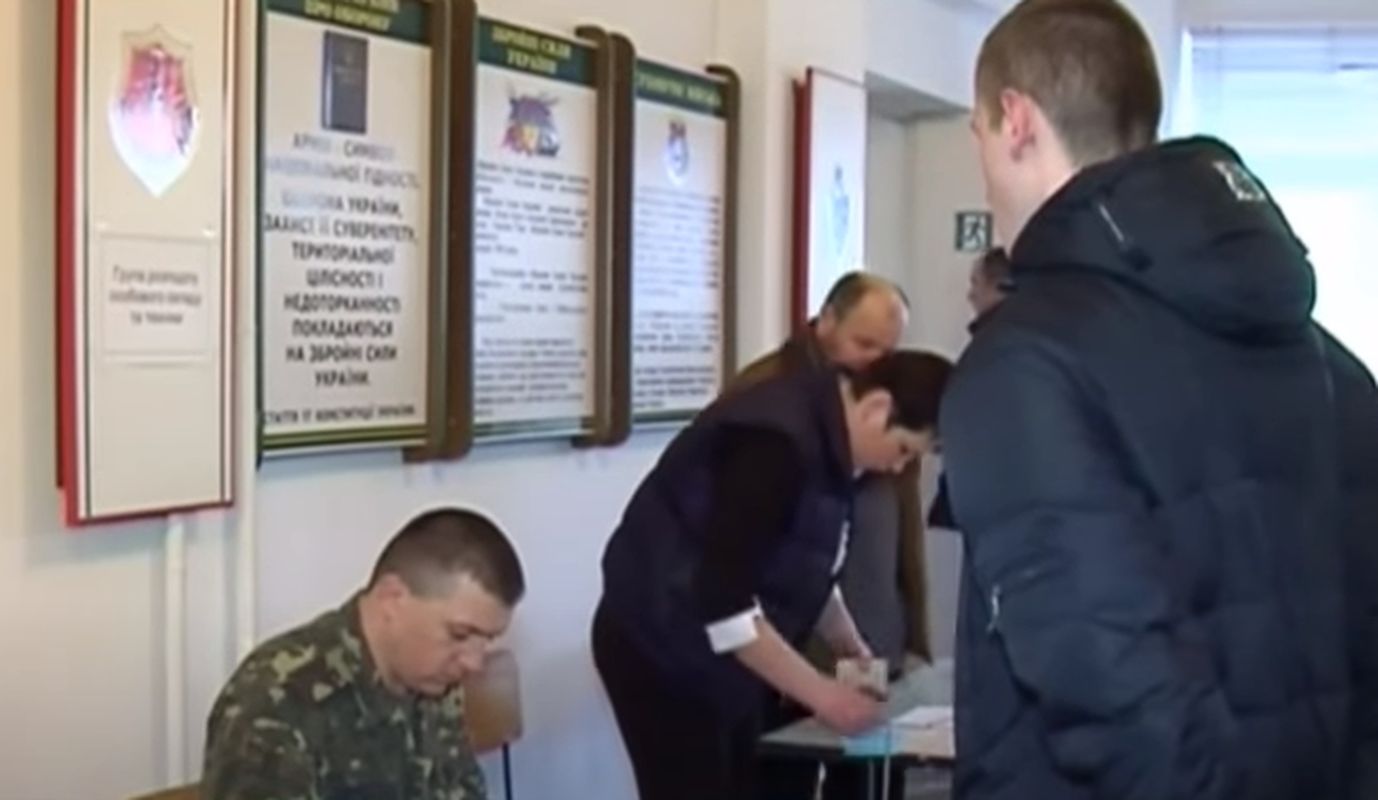 Як і хто тепер може оформити бронь від мобілізації