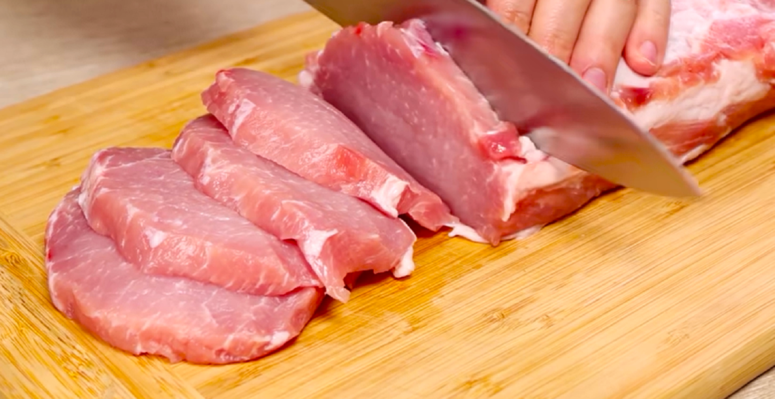 Как отбить мясо без молотка и лишнего шума | СО ВКУСОМ 🍽 | Дзен