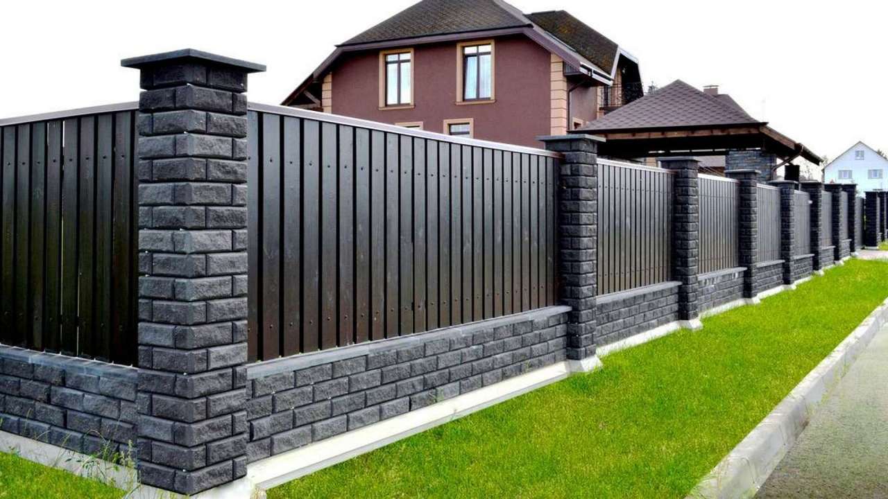 Парканам може загрожувати демонтаж: Уряд запровадив жорсткі правила та обмеження для сільських і приватних житлових зон.